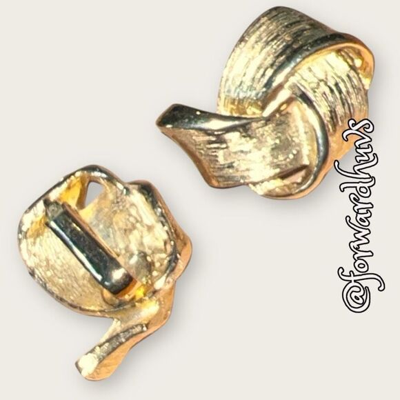 Gold Tone Non-Pierced Clip-On Earrings - Picture 5 of 9